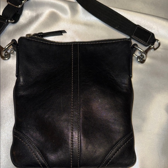 Coach Dark Leather Tag Accessory - Picture 7 of 7